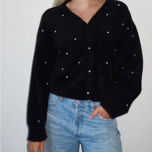 ⭐️Brunette The Label Black V-Neck Sweater with Pearl Details⭐️